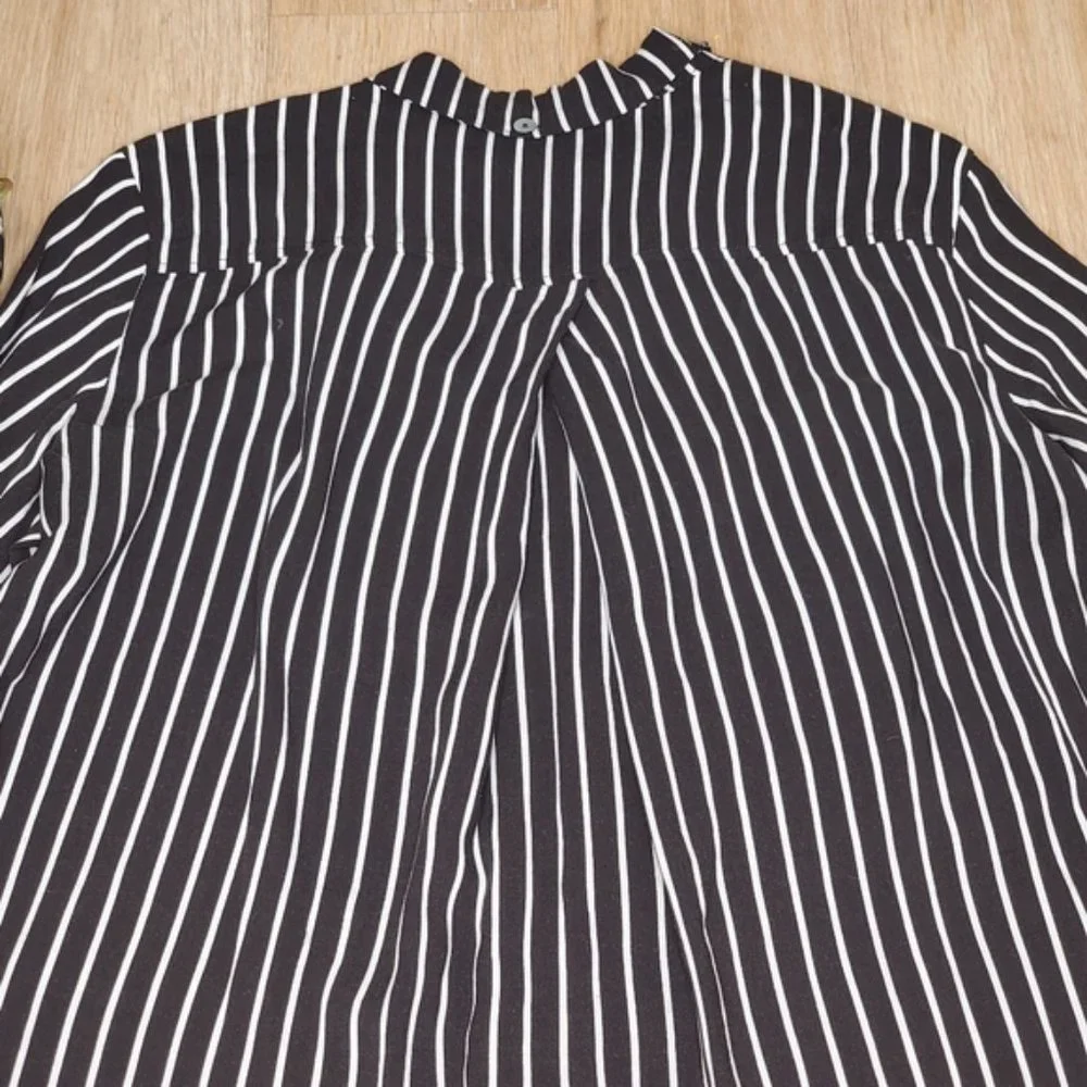 Just Living Black White Stripe Top Button Down Blouse Shirt Work Preppy Casual M - Picture 8 of 8